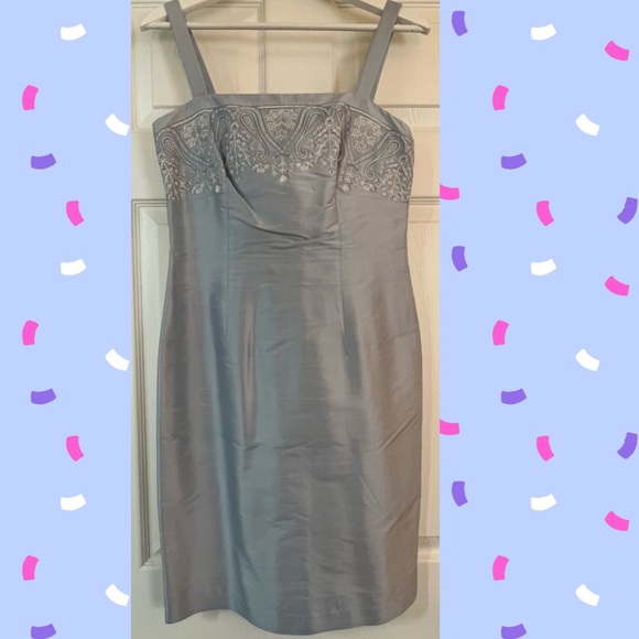 Ann Taylor Cocktail Dress - Beautiful Embroidery Size 4 - Picture 5 of 9